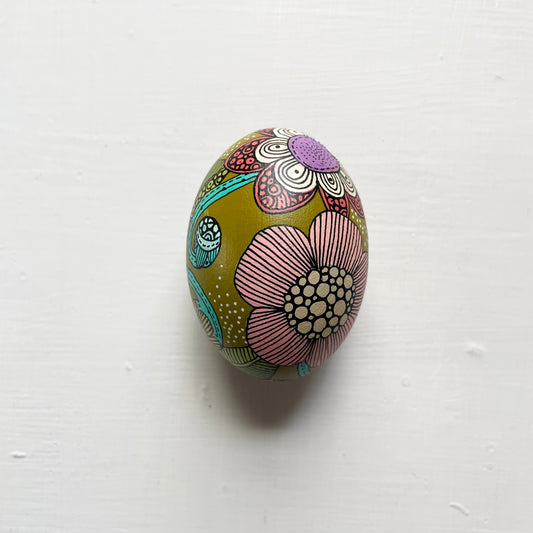 Hand-Painted Wood Easter Egg: Pen & Ink Floral Decor - 2