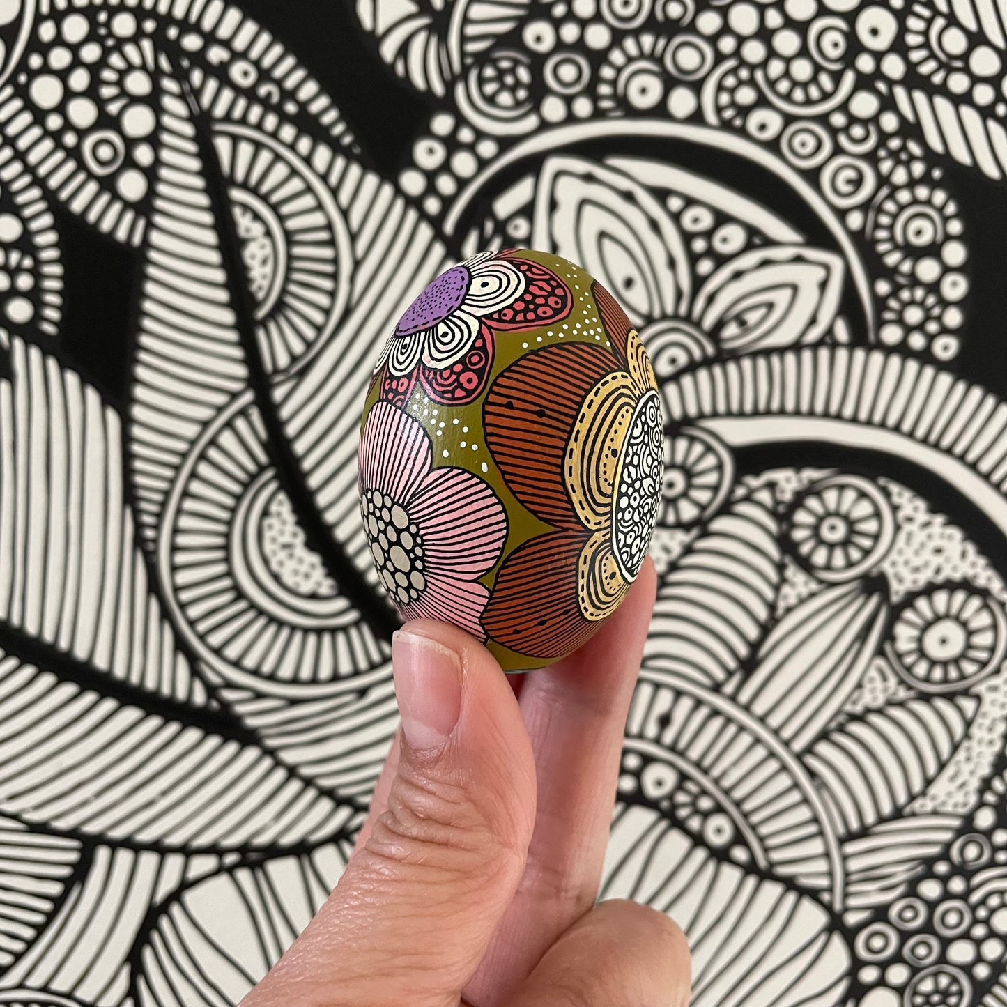 Hand-Painted Wood Easter Egg: Pen & Ink Floral Decor - 2