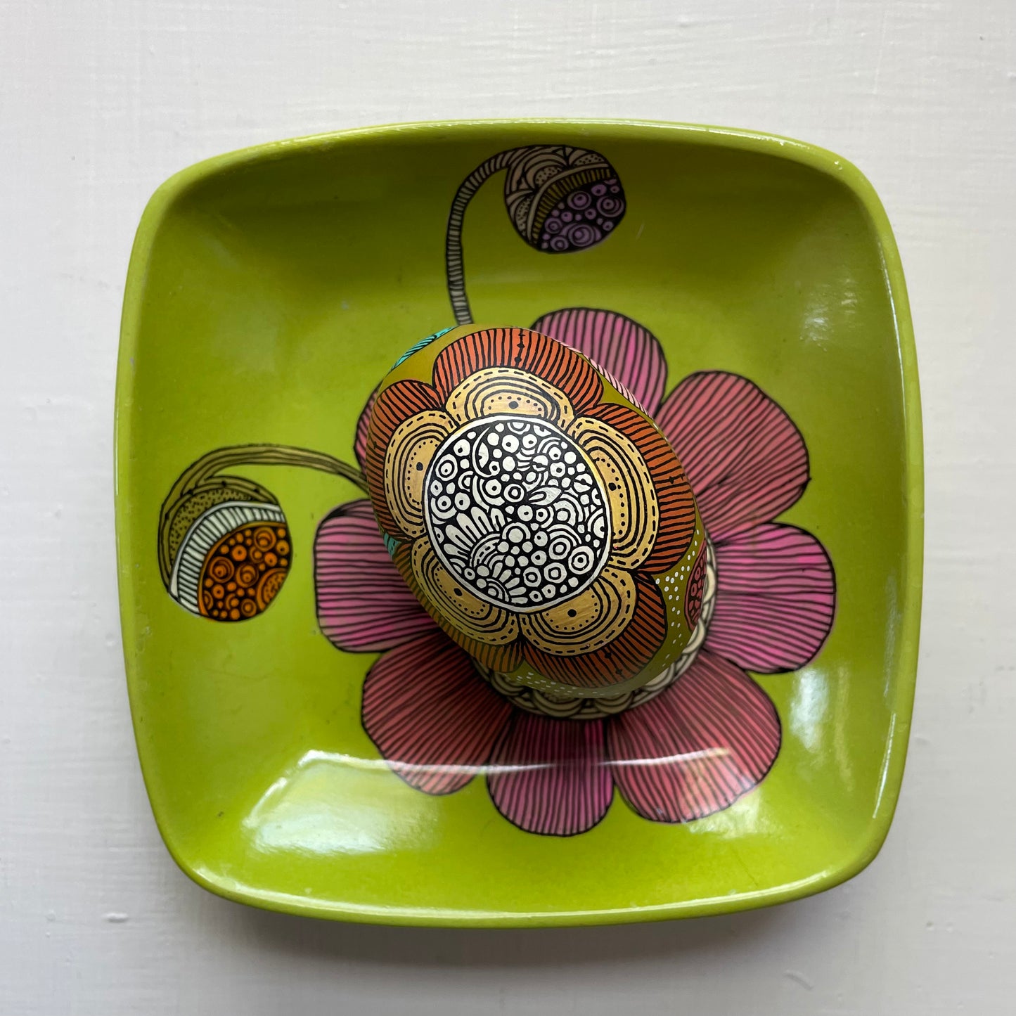 Hand-Painted Wood Easter Egg: Pen & Ink Floral Decor - 2