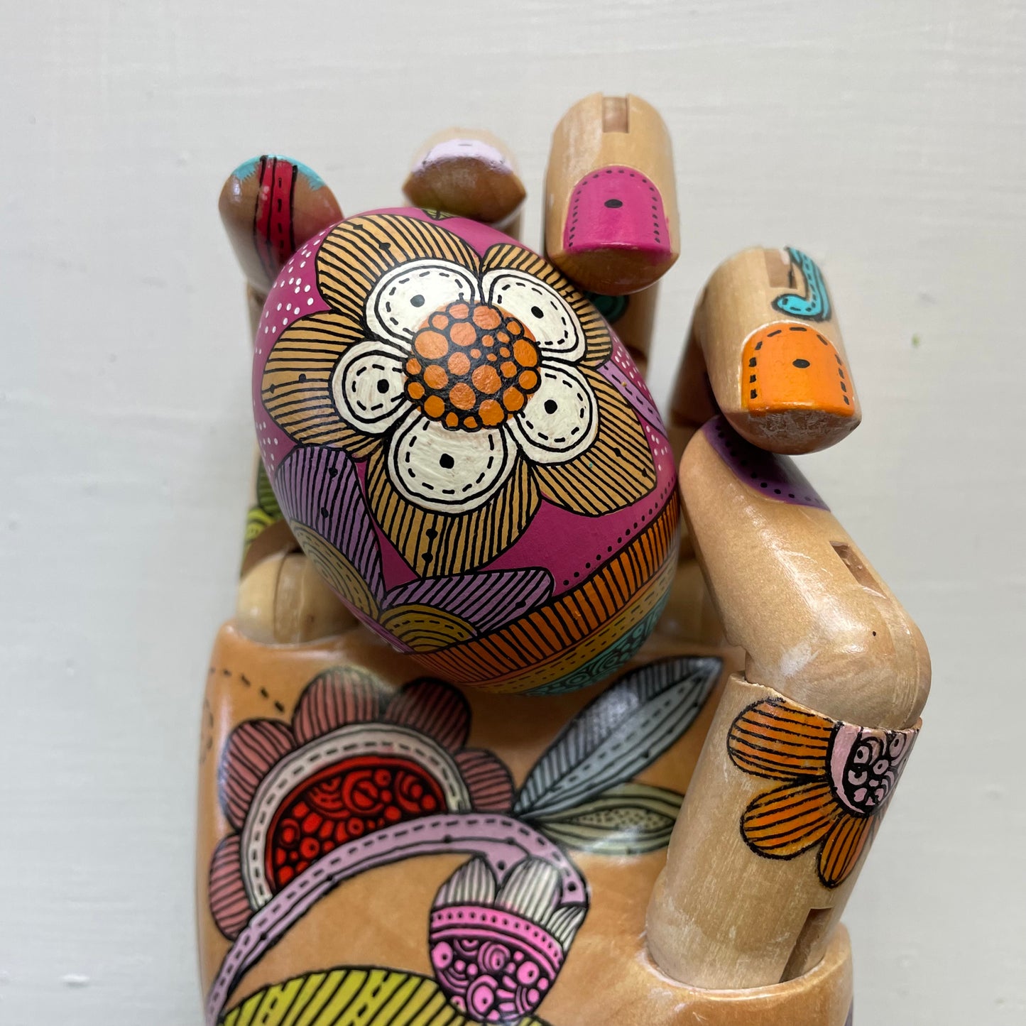 Hand-Painted Wood Easter Egg: Pen & Ink Floral Decor - 3
