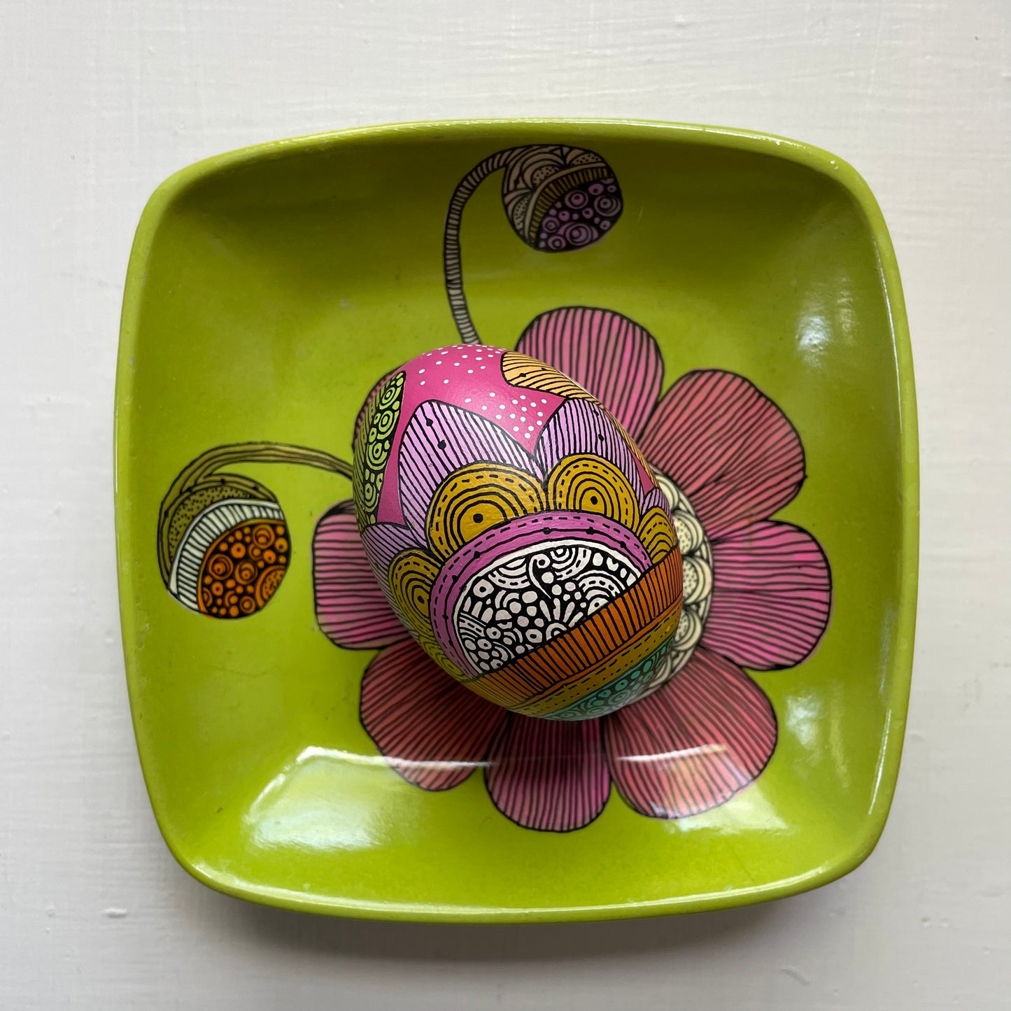 Hand-Painted Wood Easter Egg: Pen & Ink Floral Decor - 3