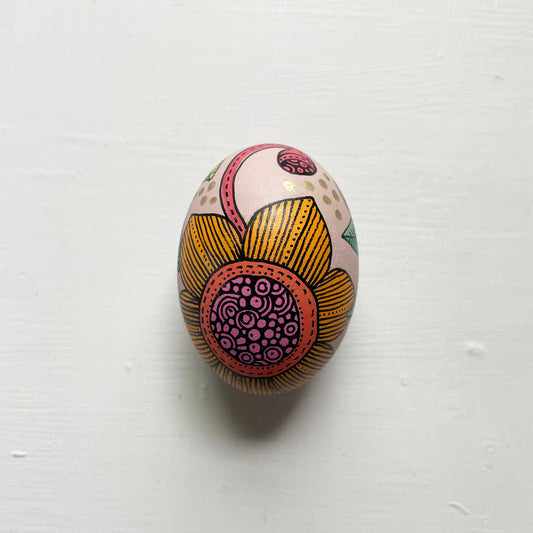 Hand-Painted Wood Easter Egg: Pen & Ink Floral Decor - 4