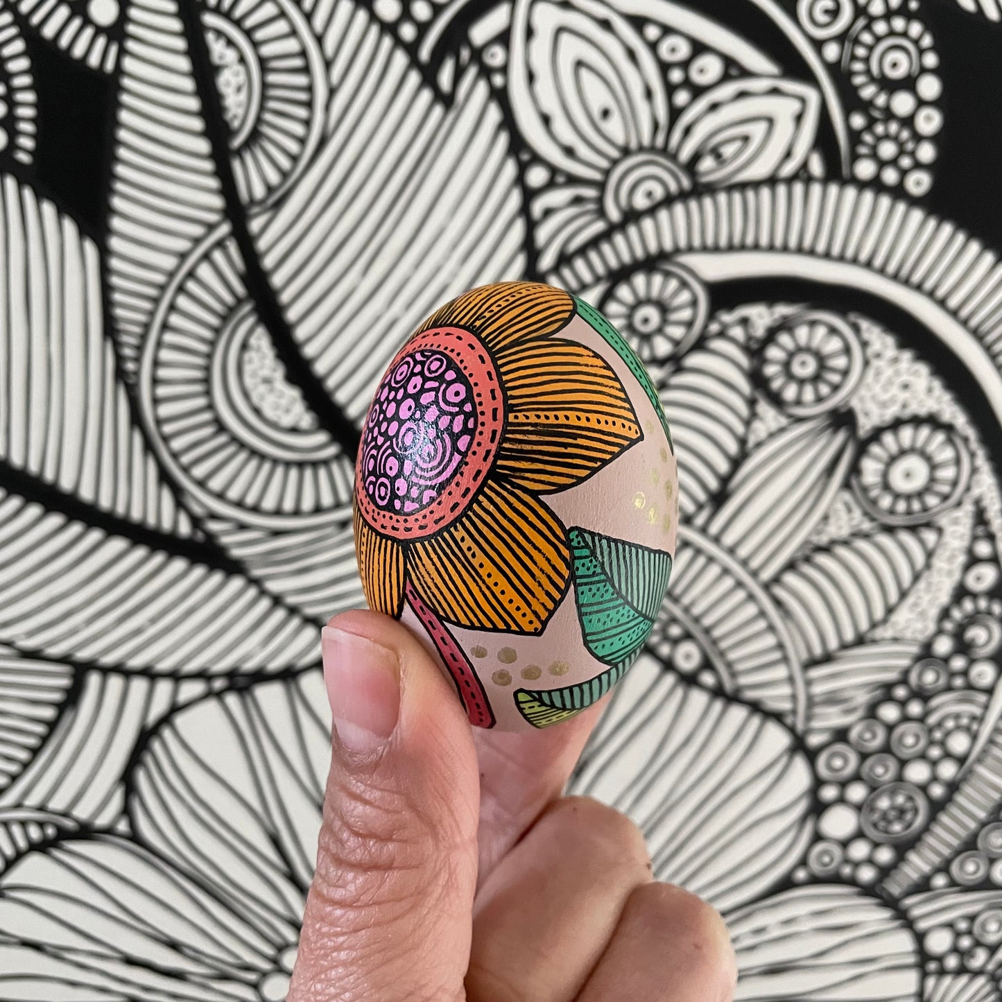 Hand-Painted Wood Easter Egg: Pen & Ink Floral Decor - 4